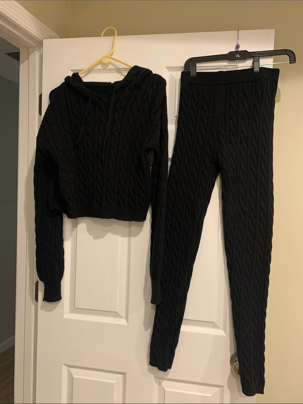 Source Unknown Black Cable Knit Hooded Sweater & Jogger Set